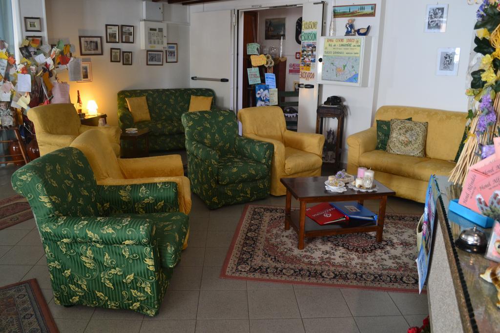 Hotel Alfredo'S Rimini Bagian luar foto