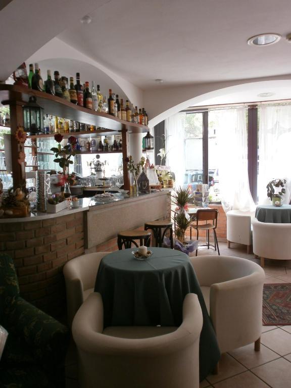 Hotel Alfredo'S Rimini Bagian luar foto